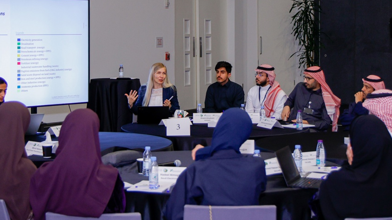 Bilingual support for English and Arabic-speaking users