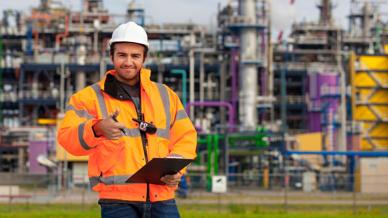 Real-time mobile operations for field maintenance, including GPS-enabled asset tracking